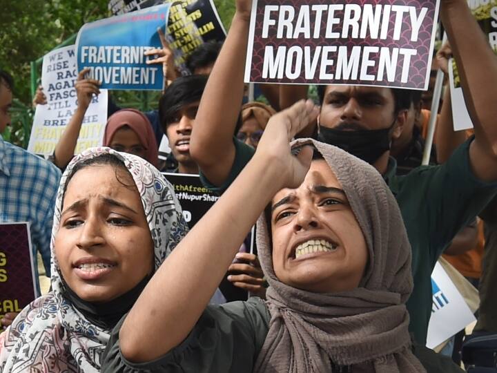 Protest Against Demolition In UP: जंतर मंतर पर आफरीन फातिमा के समर्थन में लेफ्ट संगठनों का प्रदर्शन, बुलडोजर कार्रवाई का विरोध Left organizations protest in support of Afreen Fatima at Jantar Mantar protest against bulldozer action ann Protest Against Demolition In UP: जंतर मंतर पर आफरीन फातिमा के समर्थन में लेफ्ट संगठनों का प्रदर्शन, बुलडोजर कार्रवाई का विरोध