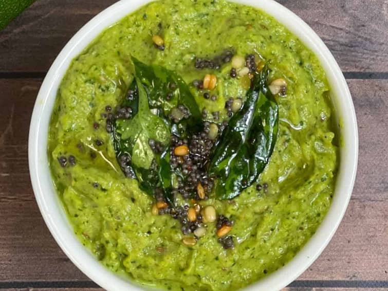 Spicy kothemeera chutney Recipe in Telugu kothimeera recipe: స్పైసీగా కొత్తిమీర పచ్చడి, వేడి వేడి అన్నంతో తింటే అదిరిపోతుంది