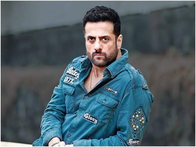 फरदीन खान मौजूदा समय में फिल्मी दुनिया से दूर हैं, लेकिन एक बार ड्रग्स केस मामले में फरदीन को अरेस्ट किया जा चुका है. कई मीडिया रिपोर्ट्स में यह दावा किया गया है कि साल 2001 फरदीन खान को कोकिन के साथ पकड़ा गया था.