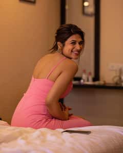 Shraddha Das: అందంగా ఎక్స్‌పోజింగ్ చేయడం ఈ అమ్మడికే సొంతం