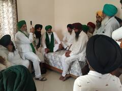 ਸੰਯੁਕਤ ਕਿਸਾਨ ਮੋਰਚਾ ਦੇ ਆਗੂਆਂ ਵੱਲੋਂ ਸਿੱਧੂ ਮੂਸੇਵਾਲਾ ਦੇ ਪਰਿਵਾਰ ਨਾਲ ਦੁੱਖ ਦਾ ਪ੍ਰਗਟਾਵਾ , ਇਨਸਾਫ਼ ਲਈ ਸੰਘਰਸ਼ ਦੀ ਚਿਤਾਵਨੀ 