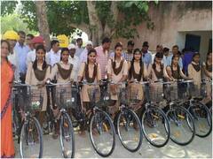 Madhya Pradesh News: शिक्षा विभाग का बजट हुआ गड़बड़, इस बार स्टूडेंट्स को साइकिल मिलने में हो सकती है देरी