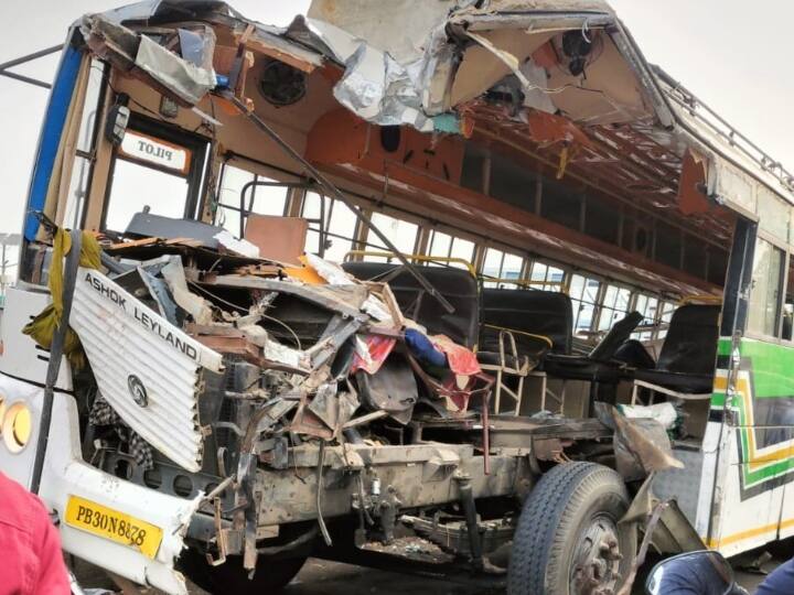 Kushinagar News High speed Bus hit the truck in NH 24 Four killed ANN Kushinagar Road Accident: कुशीनगर में तेज रफ्तार बस ने मारी ट्रक को टक्कर, हादसे में 4 लोगों की मौत, 29 घायल