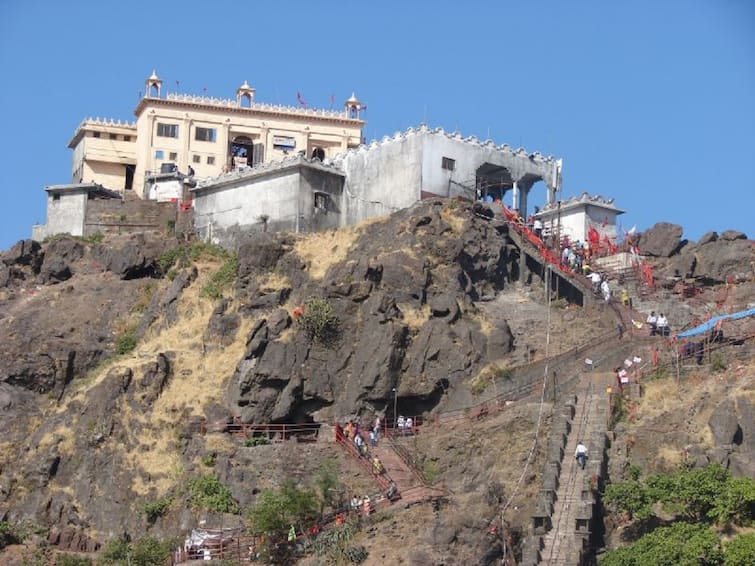 pavagadh temple coconut controvercy Gujarat: ભક્તો પાવાગઢ મંદિરમાં છોલેલું શ્રીફળ નહીં લઇ જઇ શકે,  મંદિરના ટ્રસ્ટનો નિર્ણય