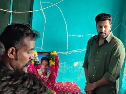 Jayam Ravi met the family of the deceased fan in person Jayam Ravi: கண்ணீர் சிந்திய ஜெயம் ரவி.. உடன்பிறந்தவர்களின் படிப்பு செலவை ஏற்பதாக உறுதி..