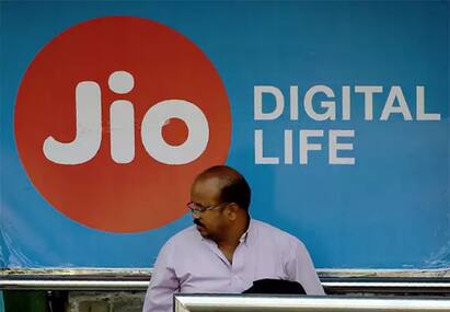 Steps to apply for Jio Fiber broadband through online Jio Fiber broadband: ஜியோ ஃபைபர் பயன்படுத்த விரும்புறீங்களா? ஆன்லைனிலேயே பண்ணிடலாம்.. இதைப் படிங்க..