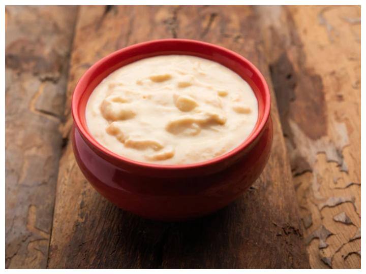 मिष्ठी दोई: मिष्ठी दोई दरअसल गुड़ से बनता है जो कि सेहत के लिए फायदेमंद होती है. यह एक बेहतरीन प्रोबायोटिक है और आपके पेट के लिए भी अच्छा है.