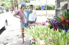 Malaika Arora Pics: સવારે ફૂલ ખરીદવા નિકળી મલાઈકા અરોરા, સામે આવી શાનદાર તસવીરો