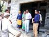 Rudraprayag: सिल्ला बामण गांव में 15 बेघर परिवारों को जल्द मिलेंगे घर, डीएम ने किया निर्माणाधीन घरों का निरीक्षण