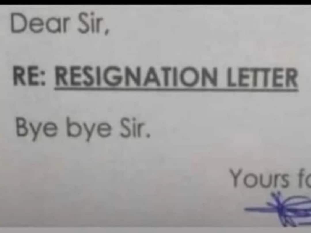 Shortest Resign Letter : ఇలాంటి రాజీనామా లేఖ ఎక్కడా చూసి ఉండరు - అందుకే ఇంతలా వైరల్ అవుతోంది This pic of a short and sweet resgination letter is going viral. Twitter shares their stories Shortest Resign Letter : ఇలాంటి రాజీనామా లేఖ ఎక్కడా చూసి ఉండరు - అందుకే ఇంతలా వైరల్ అవుతోంది
