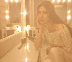 Mahira Khan Photos: माहिरा खान की सादगी पर मर मिटेंगे आप, मिलियन-डॉलर मुस्‍कान के तो क्‍या ही कहने