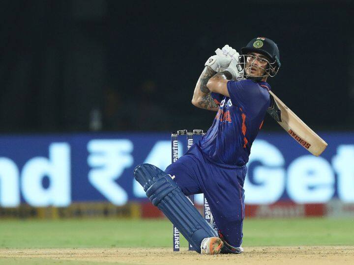 दोन्ही सलामीवीरांनी उत्तम फलंदाजी केली. यावेळी ऋतुराजने 35 चेंडूत 57 धावा केल्या. तर ईशानने 35 चेंडूत 54 धावा करत संघाची धावसंख्या वाढवली. 