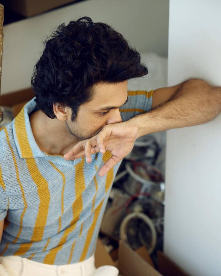 या दरम्यान ललितचे कॅज्यूअल लूकचे फोटो शेअर केले आहेत.