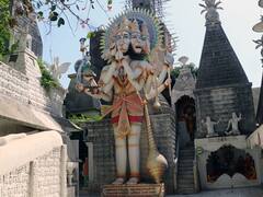 Ram Ka Nirala Dham: इंदौर के इस मंदिर में रावण के दर्शन के लिए लिखना पड़ता है राम, जानिए इसकी रोचक कथा