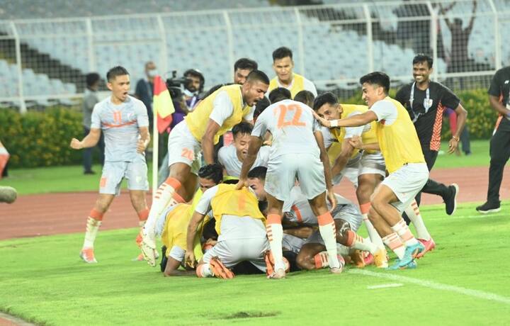 एएफसी आशियाई चषक पात्रता फेरीच्या तिसऱ्या फेरीतील पहिल्या दोन सामन्यांमध्ये भारतानं कंबोडिया आणि अफगाणिस्तानचा पराभव केला. भारतानं कंबोडियाविरुद्ध 2-0 असा विजय मिळवला. या सामन्यात सुनील छेत्रीने दोन्ही गोल केले. तर, अफगाणिस्ताविरुद्ध सामन्यात भारतानं 2-1 च्या फरकानं विजय मिळवला. या सामन्या सुनील छेत्री आणि सहल अब्दुल समद यांनी प्रत्येकी एक-एक गोल केले.