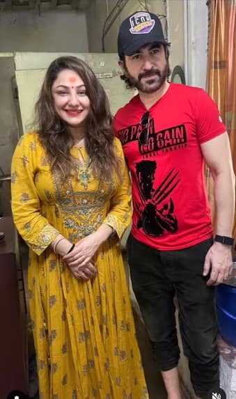 যে সময়ে 'সাথী' মুক্তি পায়, সে সময়ে বাংলা ছবির বক্স অফিস কালেকশন সেভাবে প্রকাশ্যে আসত না। তবে, বিভিন্ন সূত্র অনুযায়ী জানা যায়, ২০০২ সালে মুক্তি পাওয়া 'সাথী' বক্স অফিসে প্রায় ১০ কোটি টাকার মতো ব্যবসা করেছিল।