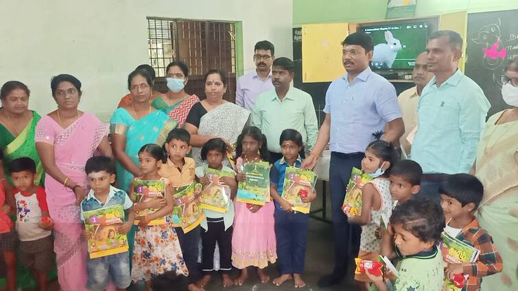 Distribute free items directly to schools: Demands the government விலையில்லாப் பொருட்களை பள்ளிகளுக்கே நேரடியாக வழங்குக: அரசுக்கு கல்வியாளர்கள் சங்கமம் கோரிக்கை