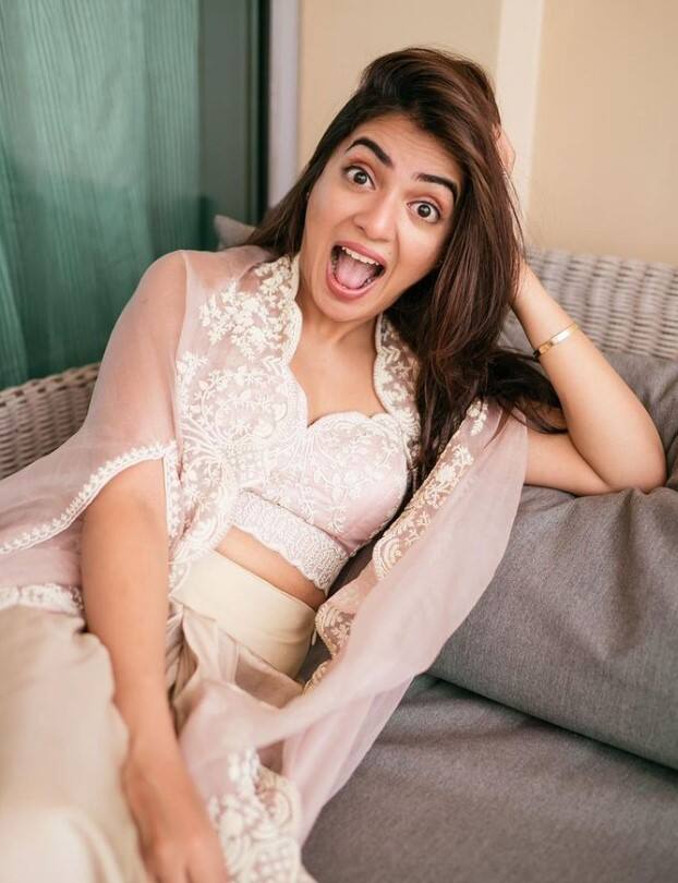 அளவில்லா காதலையும் எந்த சூழலிலும் நான் கேட்கும் முன்னே தருவாய்