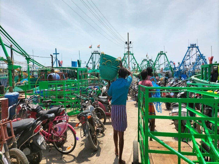 முடிவடையும் மீன்பிடி தடைகாலம்; கடலுக்கு செல்ல தயாராகும் மீனவர்கள் - நிவாரண தொகை வழங்க வலியுறுத்தல்