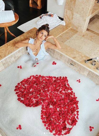 Avneet Kaur ਨੇ ਸਿੱਧੇ ਬਾਥਟਬ ਤੋਂ ਦਿਖਾਈ ਖੁਦ ਦੀ ਅਜਿਹੀ ਝਲਕ