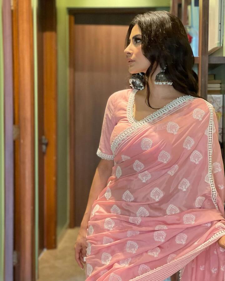 உனது அழகை காணத்தானே கண்கள் வாழுதே!
