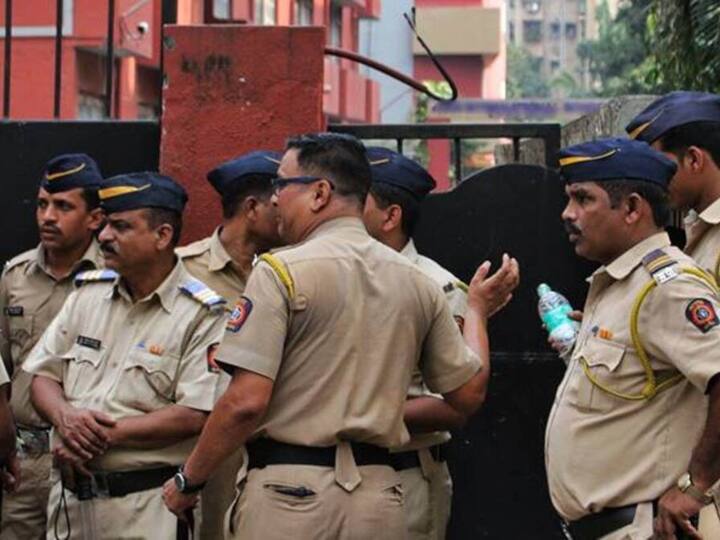 Nagpur News: सोशल मीडिया पर आपत्तिजनक पोस्ट करने पर एक्शन में आई नागपुर पुलिस, दो लोगों पर FIR दर्ज Nagpur, Ruckus in Nagpur due to social media post regarding religion, police registered a case against two Nagpur News: सोशल मीडिया पर आपत्तिजनक पोस्ट करने पर एक्शन में आई नागपुर पुलिस, दो लोगों पर FIR दर्ज