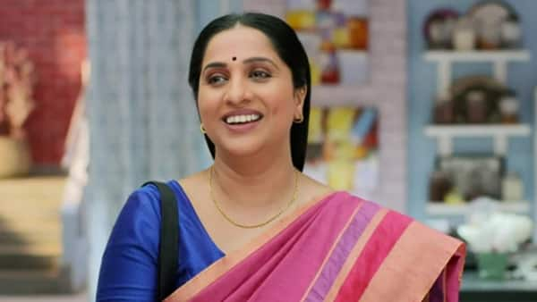 Aai Kuthe Kay Karte marathi serial crossed the 700 episode stage Also top in the TRP race Aai Kuthe Kay Karte : 'आई कुठे काय करते' मालिकेने पार केला 700 भागांचा टप्पा; टीआरपीच्या शर्यतीतदेखील अव्वल