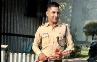 Surat : પત્નીએ પ્રેમી સાથે મળીને કરી નાંખી પતિની હત્યા, પતિને ટેરેસ પરથી ફેંકી નાટક કરતી હોવાનો આક્ષેપ