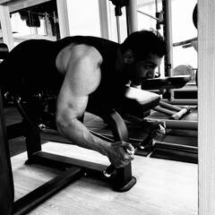 John Abraham Fitness Plan: खुद को ऐसे फिट रखते हैं जॉन अब्राहम, खाने से लेकर एक्सरसाइज पर इस तरह देते हैं ध्यान