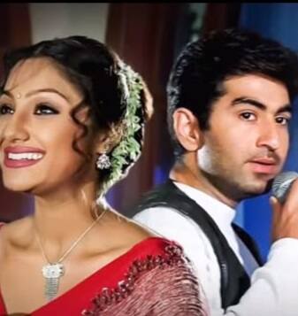 আজ 'সাথী' ছবির ২০ বছর পূর্তিতে আবেগপ্রবণ ছবির অভিনেতাদের থেকে নির্মাতারা। সোশ্যাল মিডিয়ায় তাঁরা বিশেষ পোস্ট করে অনুভূতি প্রকাশ করেছেন।