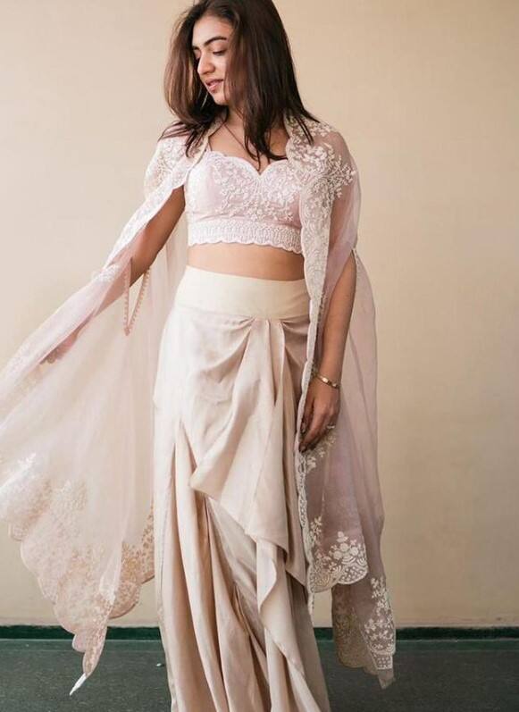 காதல் என்னுள்ளே வந்த நேரம் அறியாமல் நாட்கள் இப்படி ஓடுதே வாழ்வில்