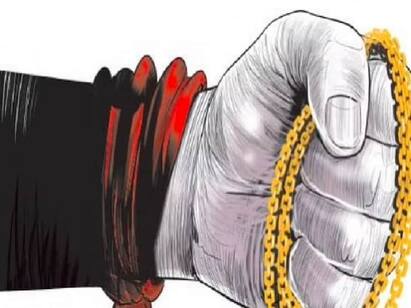 The woman who stole the chain from the childs neck in the bus was arrested! Crime: பேருந்தில் குழந்தை கழுத்தில் செயின் திருடிய பெண் கைது