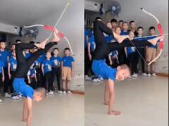 Watch: ਬੱਚੇ ਨੇ ਪੈਰਾਂ ਨਾਲ ਤੀਰ ਚਲਾ ਕੇ ਸਹੀ ਨਿਸ਼ਾਨੇ 'ਤੇ ਮਾਰਿਆ, ਵੇਖੋ ਹੈਰਾਨ ਕਰਨ ਵਾਲੀ Video