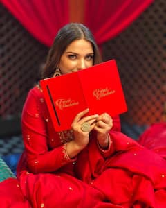 In Pics: ट्रेडिशनल ड्रेस पहनकर पंजाबी एक्ट्रेस Himanshi Khurana ने दिए कातिलाना पोज, तस्वीरें देख आप भी बन जाएंगे फैन