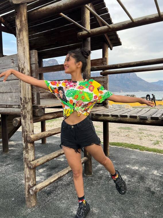 शिवांगी जोशी की क्यूटनेस जीत लेगी आपका दिल