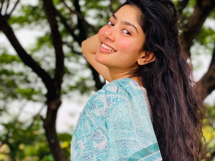 Sai Pallavi: साई पल्लवी ने कश्मीरी पंडितों और गाय के लिए लिंचिंग का ज़िक्र कर दिया बड़ा बयान, इंटरनेट पर शुरू हो गई बहस Sai Pallavi compare carnage show in the kashmir files to mob lynching in recent interview Sai Pallavi: साई पल्लवी ने कश्मीरी पंडितों और गाय के लिए लिंचिंग का ज़िक्र कर दिया बड़ा बयान, इंटरनेट पर शुरू हो गई बहस