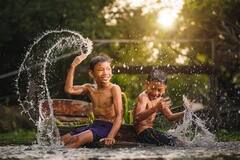 Enjoy the rain: மனதை திறந்து, மழையை ரசிப்போமா-மழையை ரசிக்கும்படியான புகைப்படங்கள் உங்களுக்காக...