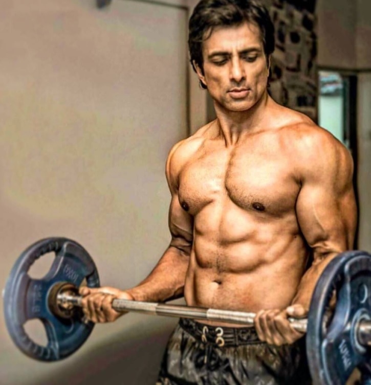 Sonu Sood Struggle : न कोई गॉडफादर था...ना किसी ने की मदद...इतनी मेहनत के बाद सोनू सूद को मिली शोहरत!