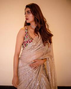 Actress Keerthy Suresh: யார் அந்த ரோஜா பூ...நடிகை கீர்த்தி சுரேஷின் லேட்டஸ்ட் க்ளிக்ஸ்