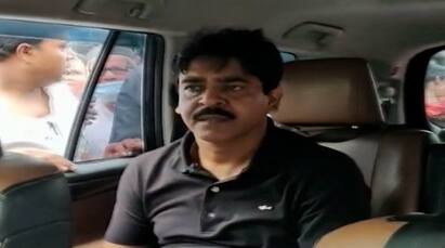 Coal Smuggling : Canning East TMC MLA Saokat Molla appears before CBI after second time notice Coal Smuggling : দ্বিতীয়বারের নোটিসে সিবিআইয়ের মুখোমুখি তৃণমূল বিধায়ক সওকত মোল্লা