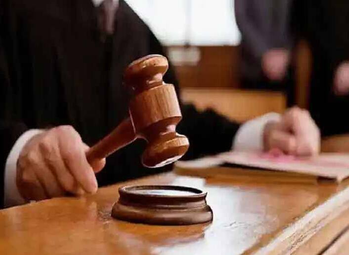 71 year old dispute over non agricultural land cess finally settled 4 month moratorium on cess collection High Court : अकृषक जमिनीच्या सेसवरील 71 वर्षे जुना वाद अखेर निकाली, सेस वसुलीवर 4 महिन्यांची स्थगिती