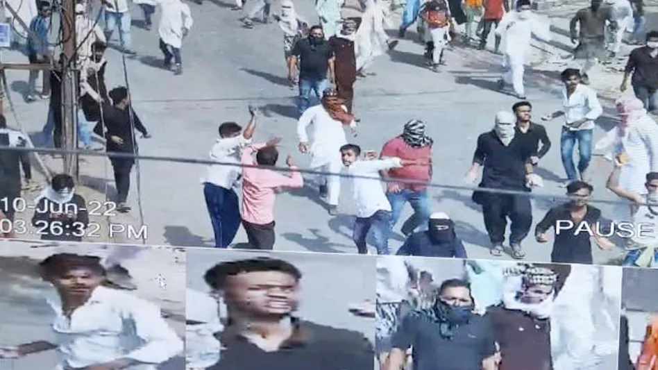 Prayagraj Violence: नमाज के बाद पुलिस ने इतने पत्थरबाज आरोपियों की तस्वीर की जारी...देखिए