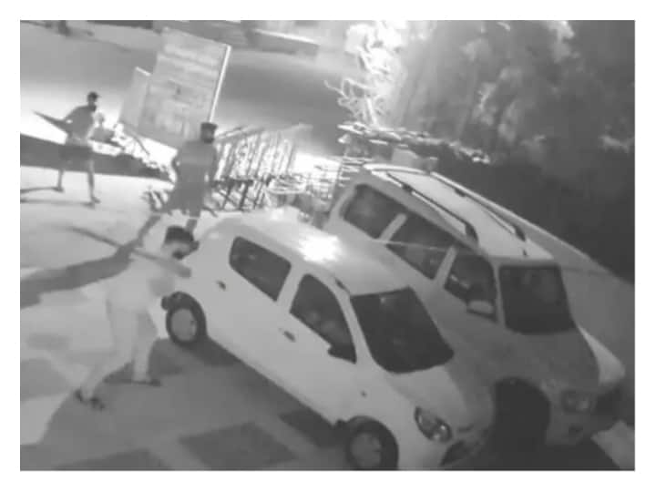 Miscreant Attack on Divyang Students in jaipur due to stop doing jeep stunt ann Jeep Stunt: स्टंट करने वाले युवकों को रोका तो हॉस्टल के अंदर घुस दिव्यांग पर किया जानलेवा हमला, तोड़फोड़