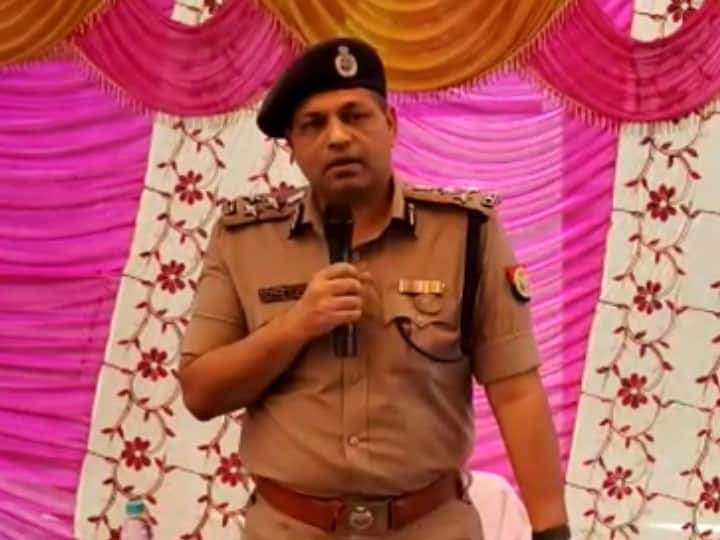 Aligarh Range DIG held peace committee meeting in Kasganj Ganj Dundwara Thana and said spectacle will not be spared ann Aligarh News: DIG ने कासगंज में की शांति समिति की बैठक, कहा- 'तमाशा करने वालों को बख्शा नहीं जाएगा