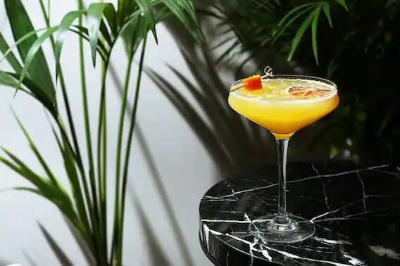 वजन कमी करण्यासाठी तुम्ही अनेक प्रकारच्या फ्रूट ड्रिंक्समध्ये दालचिनी पावडर टाकू शकता. यामुळे तुम्हाला खूप फायदा होईल.