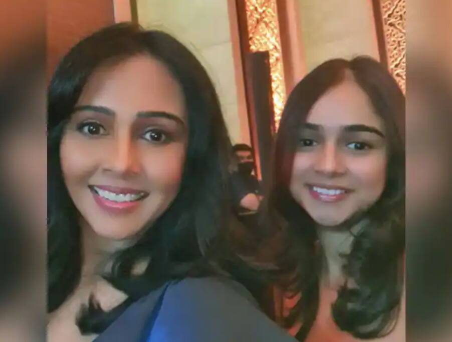 Daoughter posted a profile on a dating site Suchitra Krishnamoorthi made a secret explosion Suchitra Krishnamoorthi : 'लेकीनं डेटिंग साईटवर टाकली प्रोफाईल अन्...'; सुचित्रा कृष्णमूर्तीने केला गौप्यस्फोट