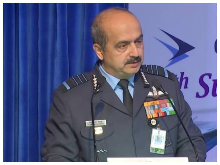 IAF sends fighter jets to counter China UAVs  jets near LAC reveals Air Chief Marshal VR Chaudhari IAF Chief On China: सैन्य वार्ता से ठीक पहले वायुसेना प्रमुख बोले- उकसावे वाली कार्रवाई पर भारतीय फाइटर जेट देंगे चीन को जवाब