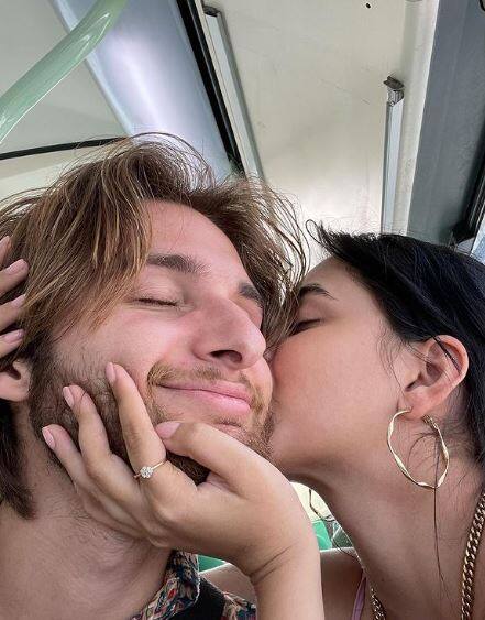 शॉन ने इंस्टाग्राम पर उनके लिए एक लंबा पोस्ट भी लिखा. तस्वीरों को साझा करते हुए, आलिया ने लिखा, “मेरे जीवन के सबसे अद्भुत दो साल मेरे सबसे अच्छे दोस्त और आत्मा के साथ. हैप्पी एनिवर्सरी माय लव, आई लव यू फॉरएवर.