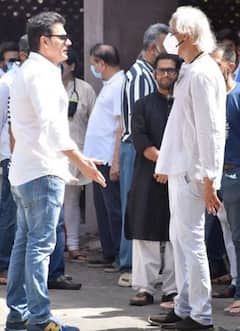Sudhir Mishra: फिल्मकार सुधीर मिश्रा की मां के अंतिम संस्कार में अरबाज खान से लेकर अनुभव सिन्हा तक पहुंचे ये सितारे