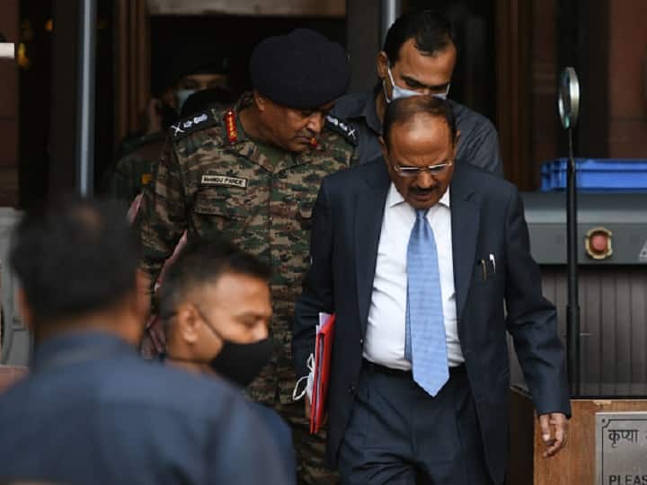 NSA Ajit Doval And Home Ministry Officials Hold Internal Security Meeting On Kashmir NSA Ajit Doval And Home Ministry Officials Hold Internal Security Meeting On Kashmir